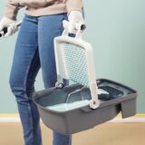 Fill & Carry erittäin suuri maalialusta, joka on helppo kuljettaa ja nostaa ympäri huonetta kahvan avulla.