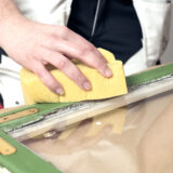 Sieni ikkunoiden puhdistamiseen ennen maalausta