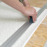 Tapetin leikkauslohko tapetin leikkaamiseen